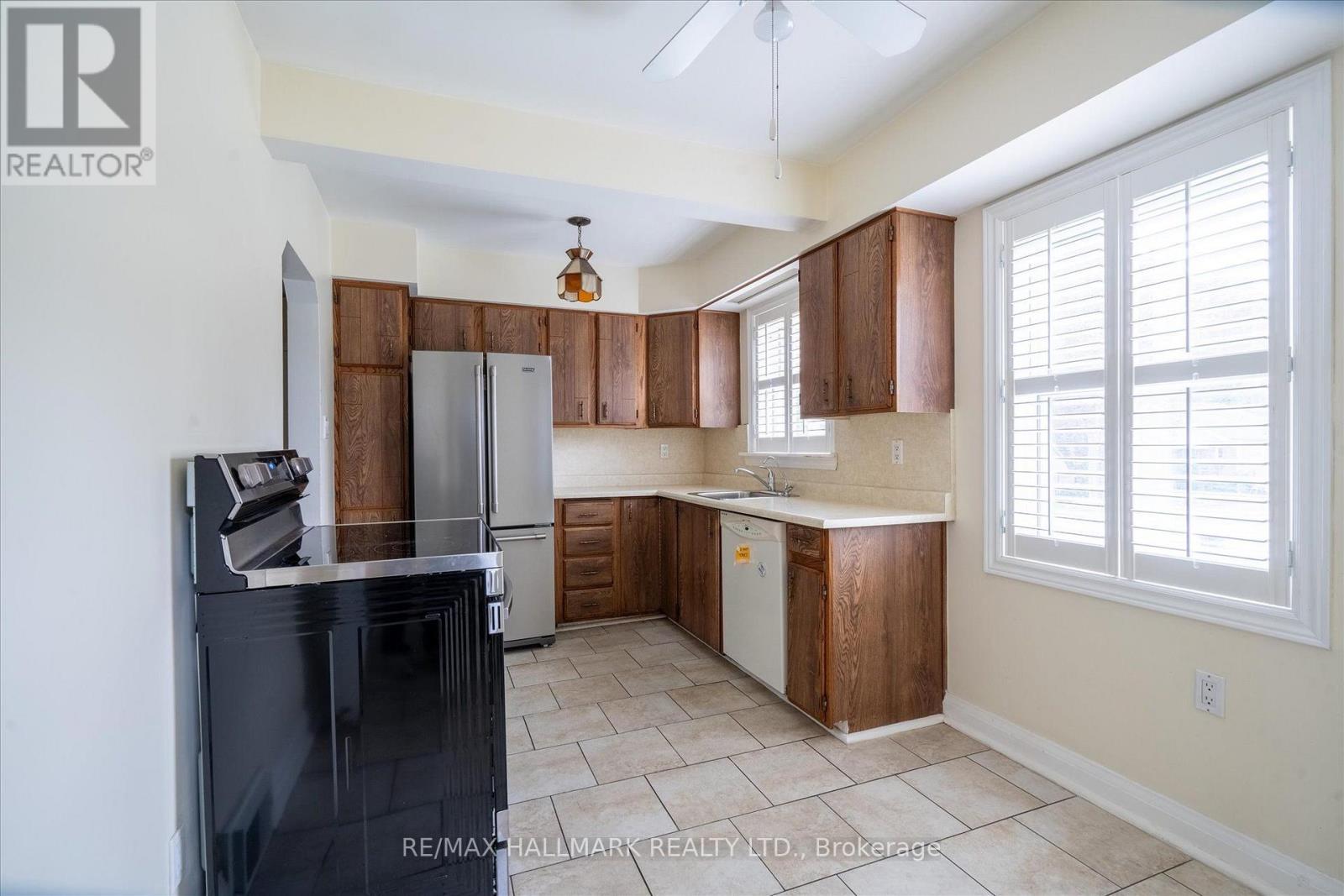 37 HOLSWADE ROAD - 12