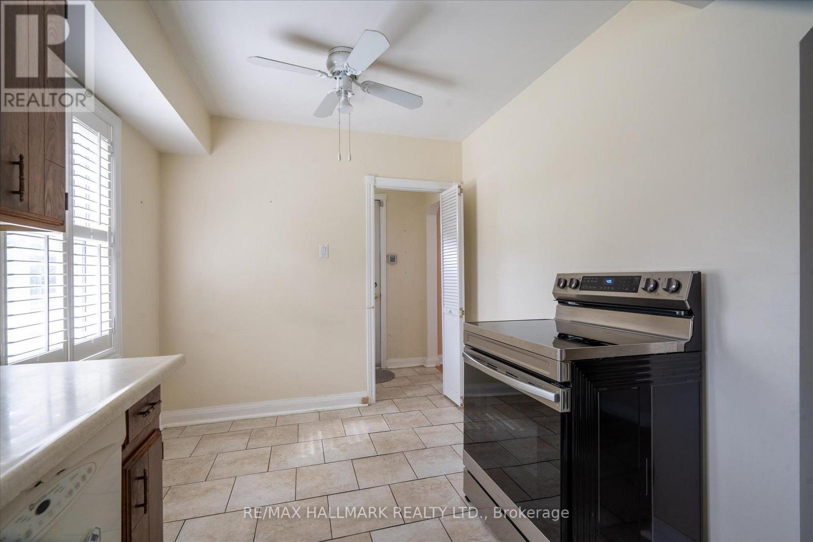 37 HOLSWADE ROAD - 15