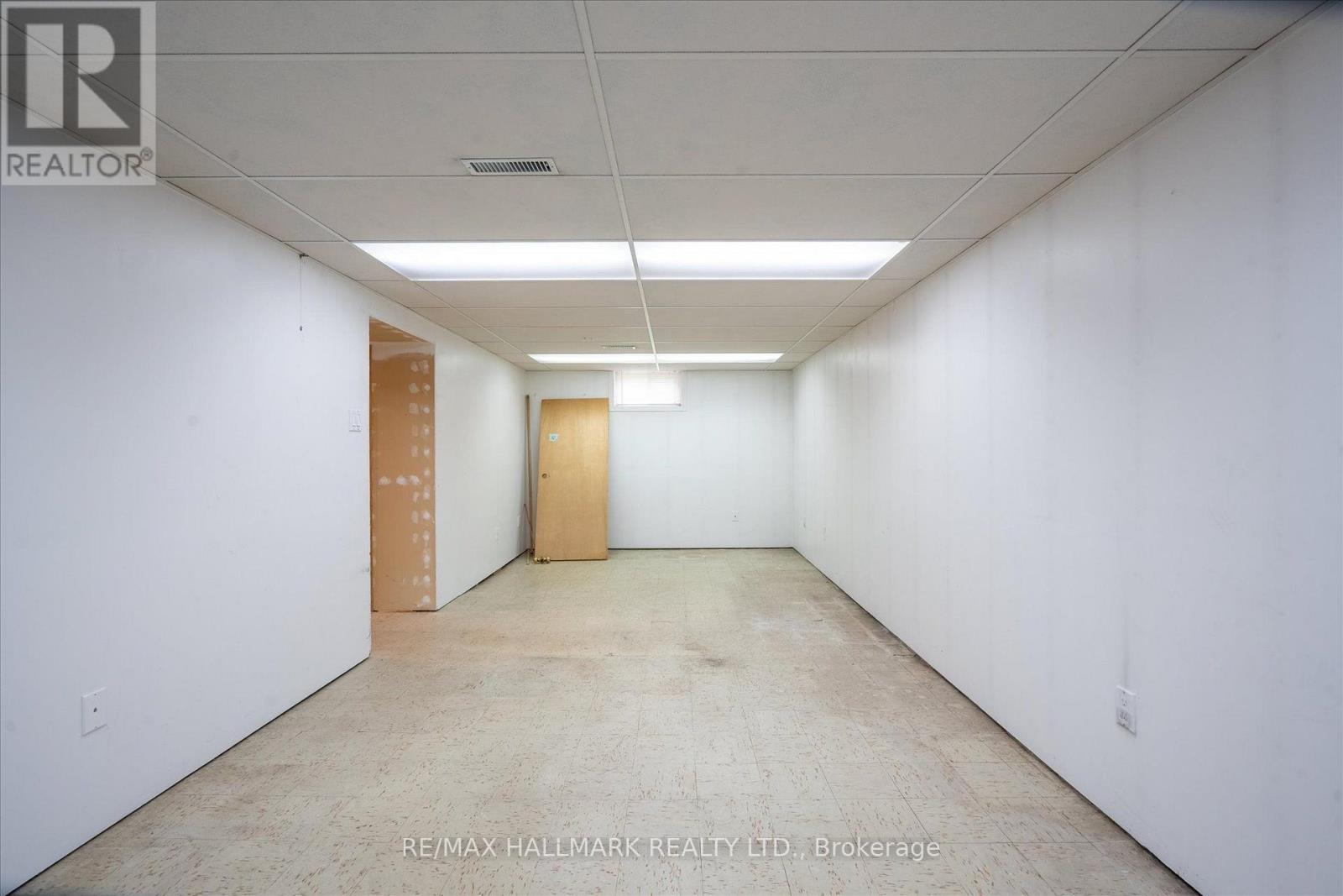 37 HOLSWADE ROAD - Image 24