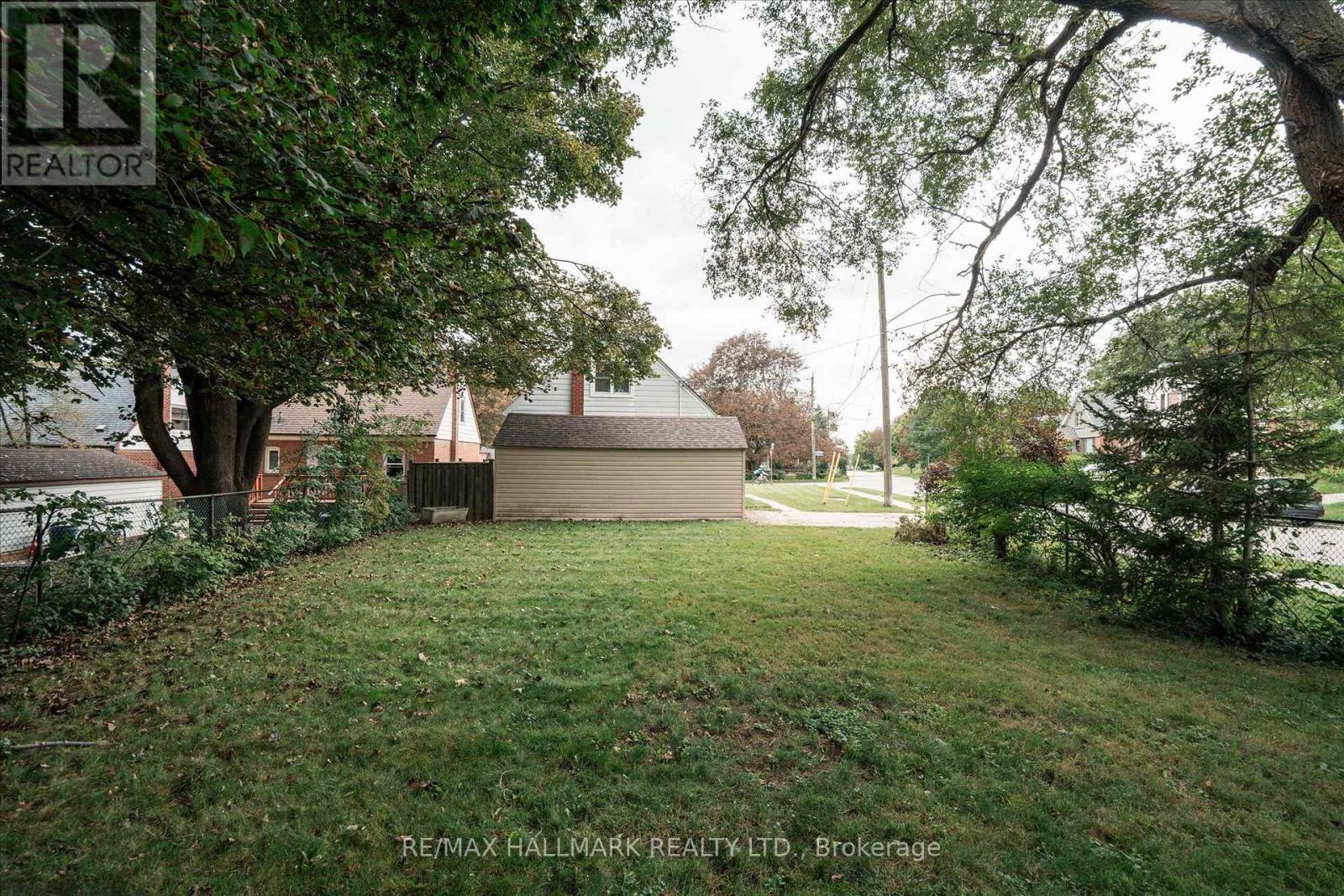 37 HOLSWADE ROAD - 34