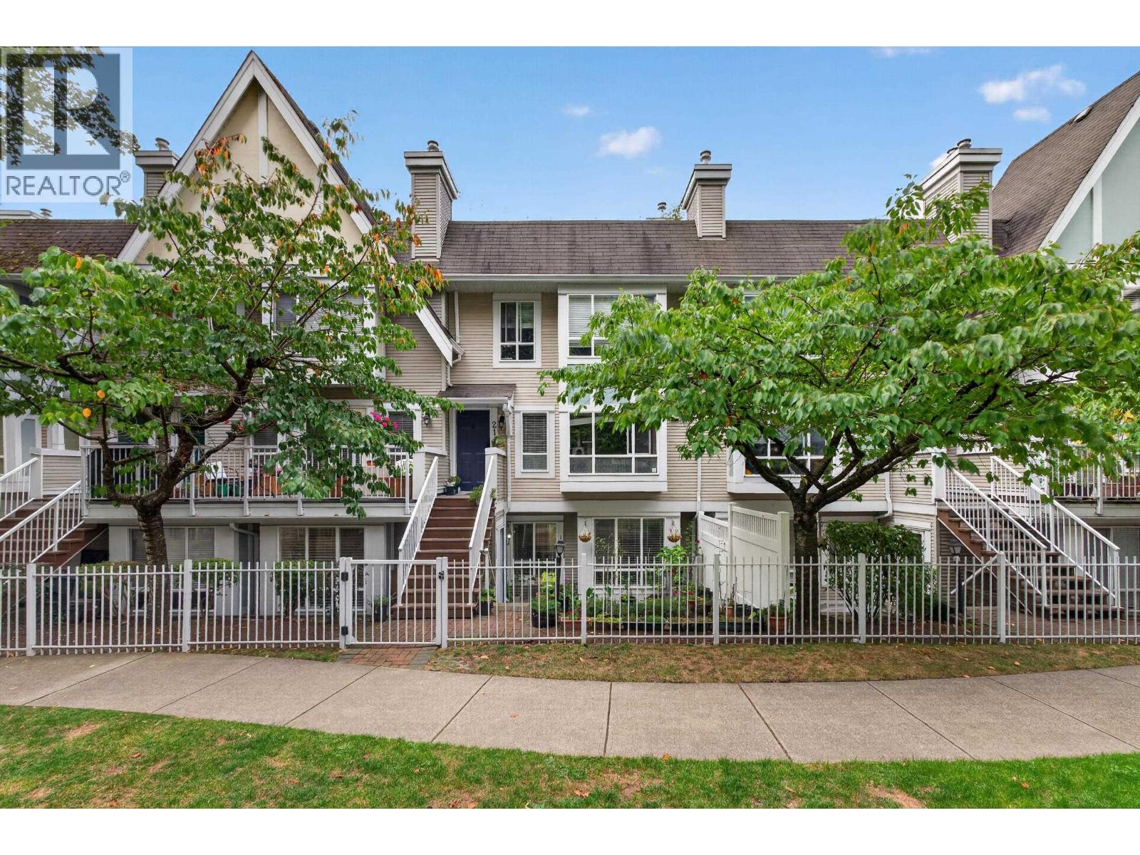 Property for sale at 20 6588 SOUTHOAKS CRESCENT