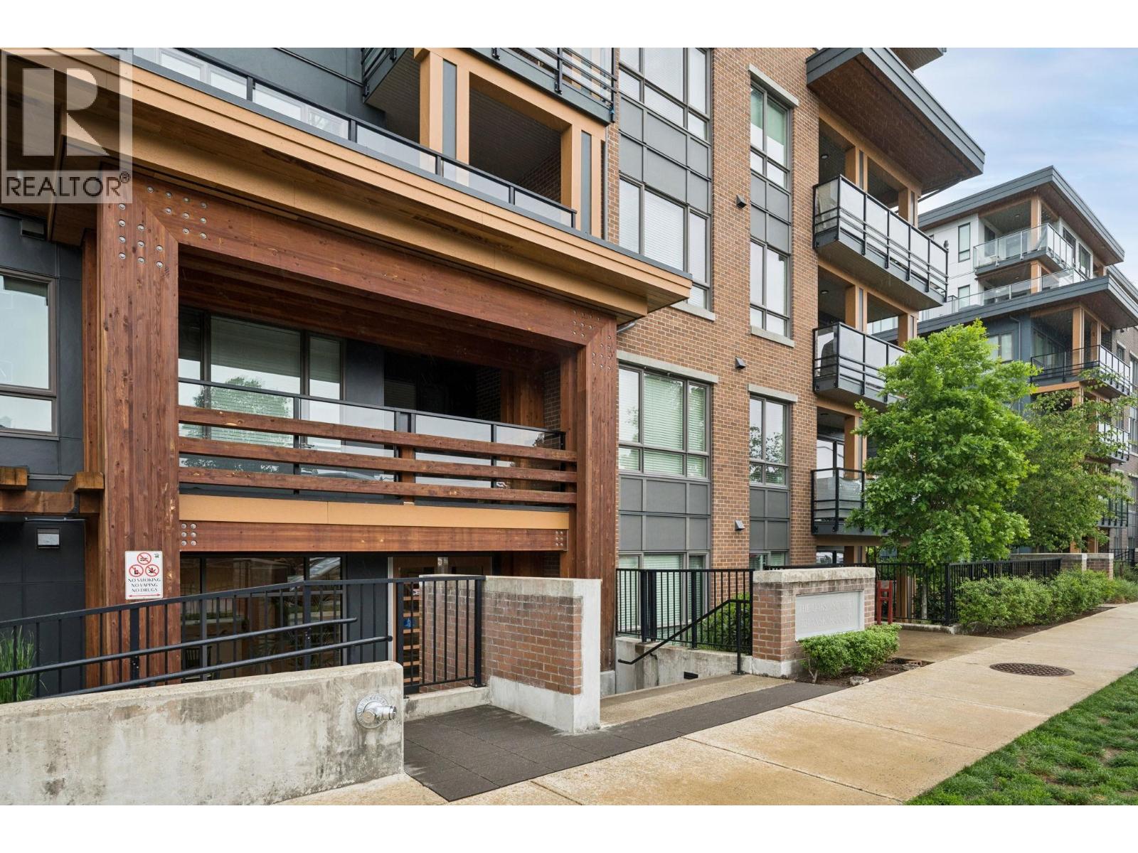 612 721 ANSKAR COURT, Coquitlam — photo 3