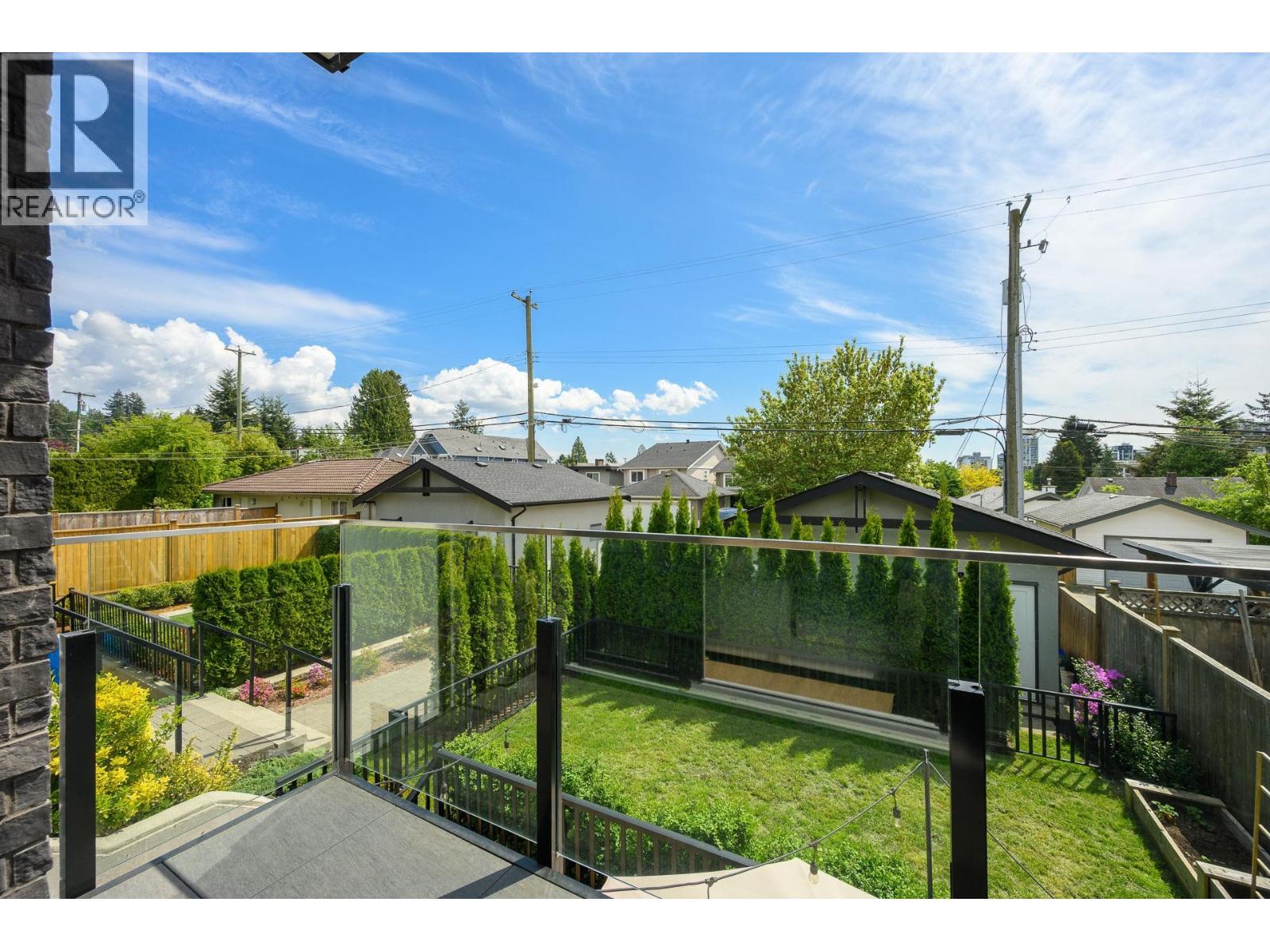 3 215 E 21ST STREET, North Vancouver