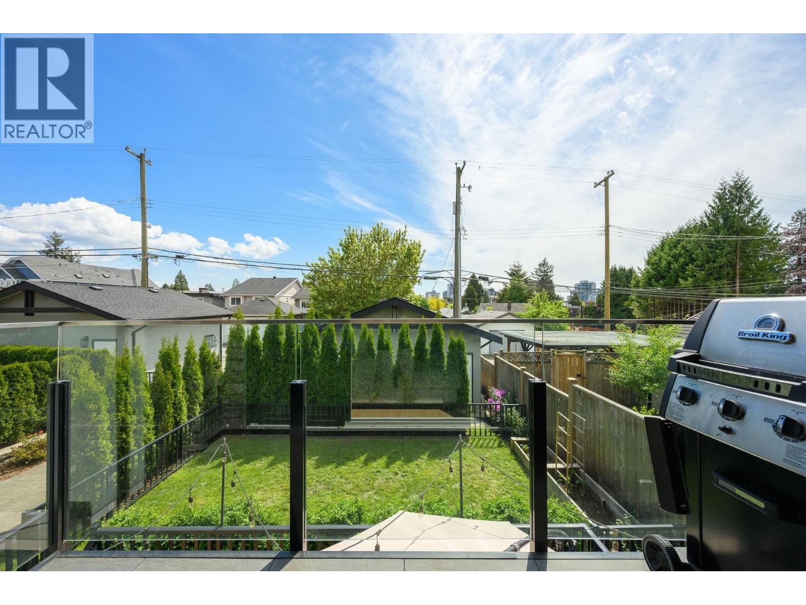 3 215 E 21ST STREET, North Vancouver