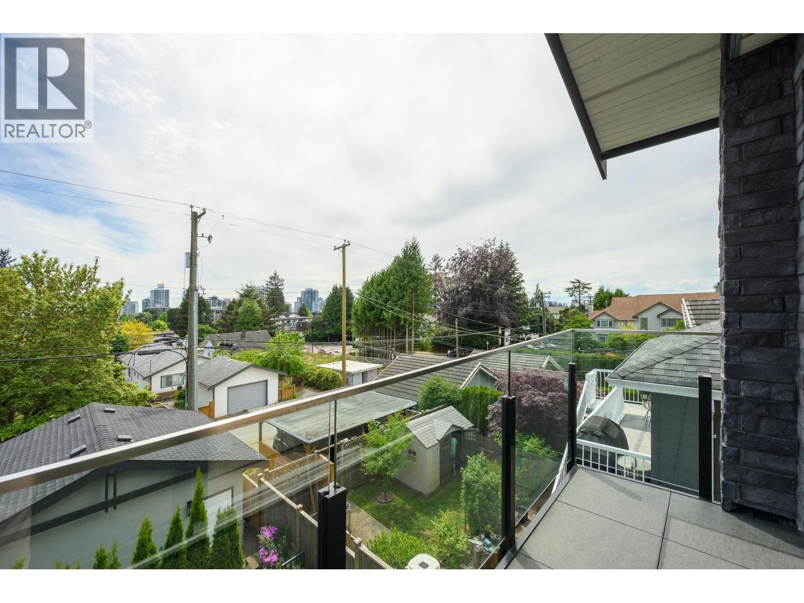3 215 E 21ST STREET, North Vancouver