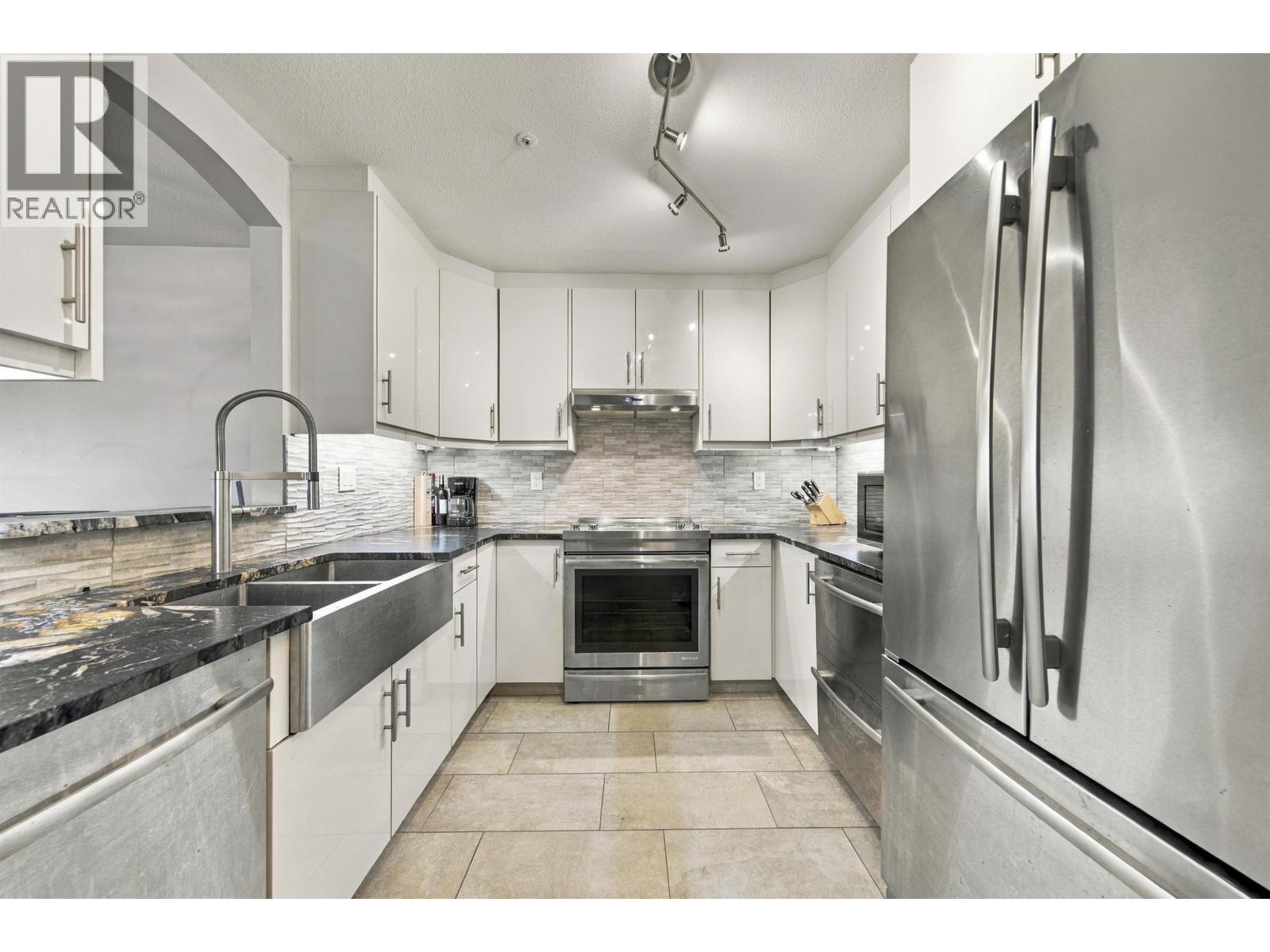 Property for sale at 109 5835 HAMPTON PLACE