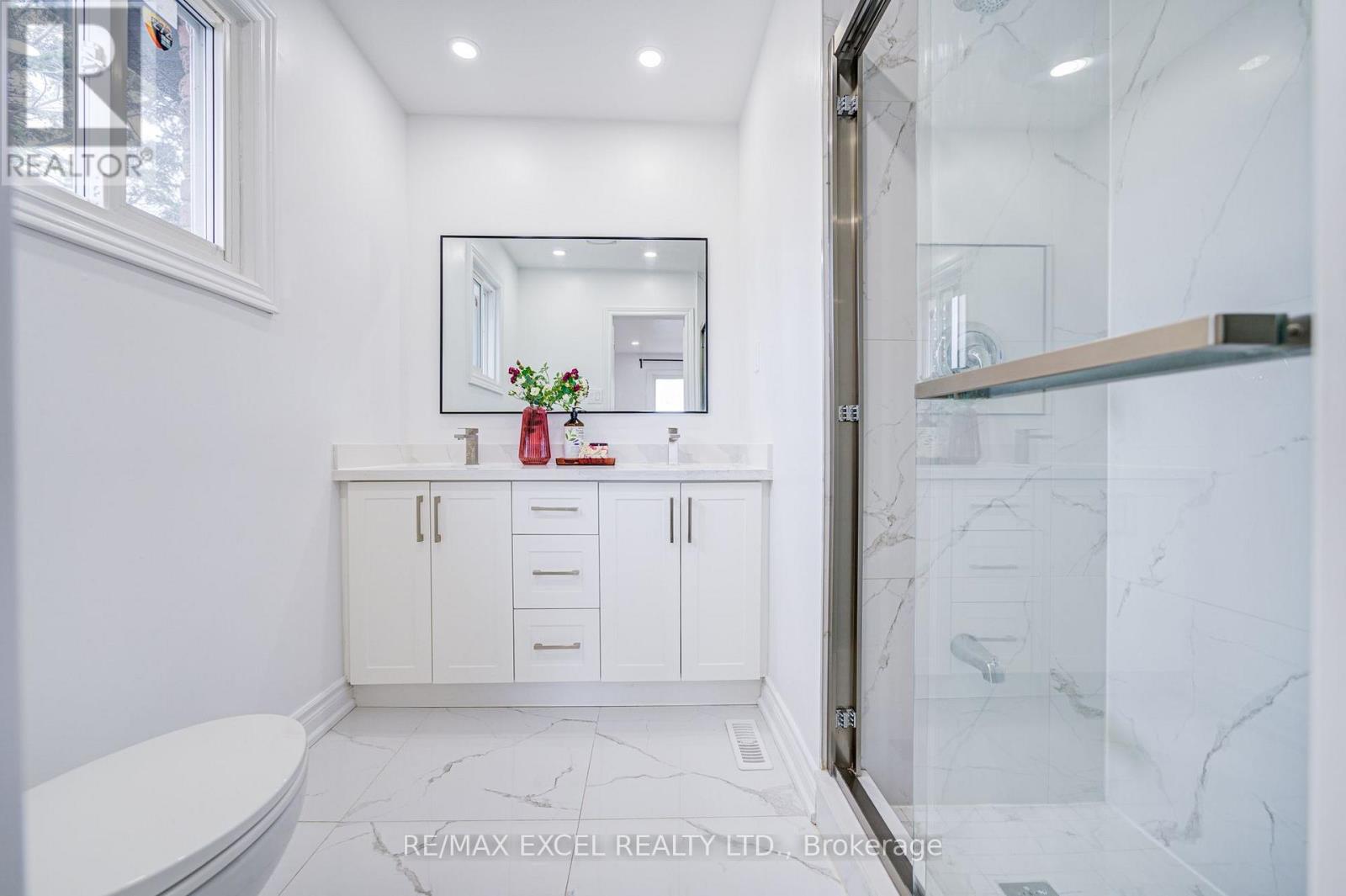 8 SIMSBURY COURT - 21
