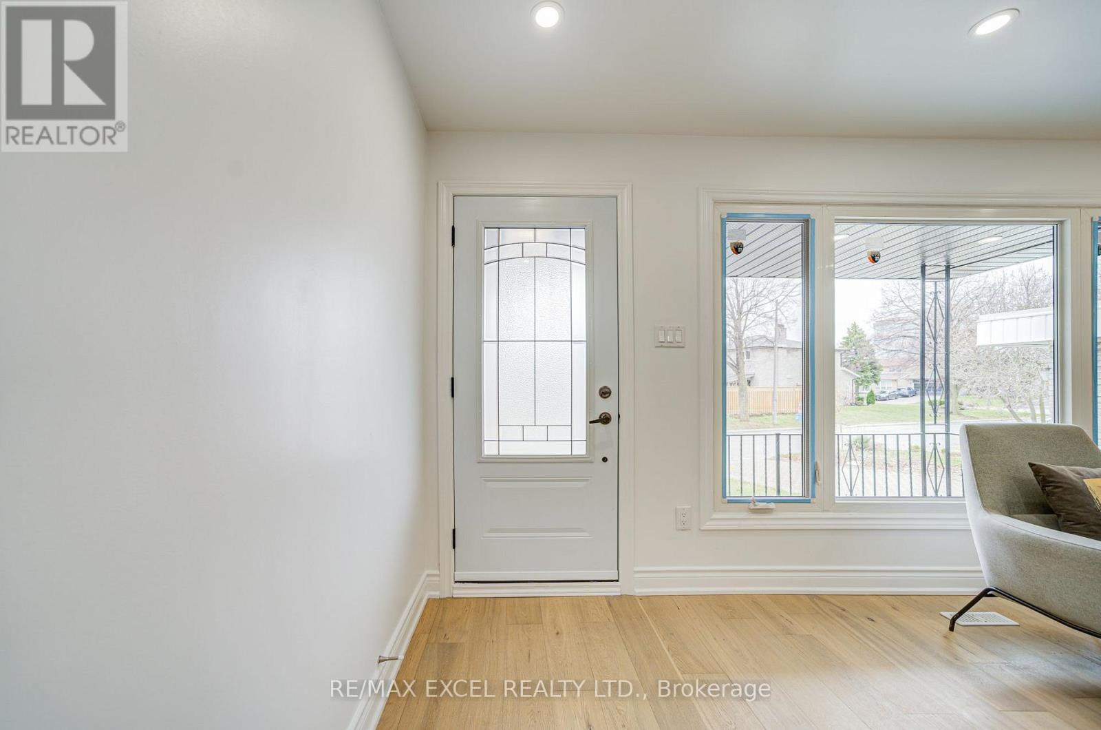 8 SIMSBURY COURT - 3