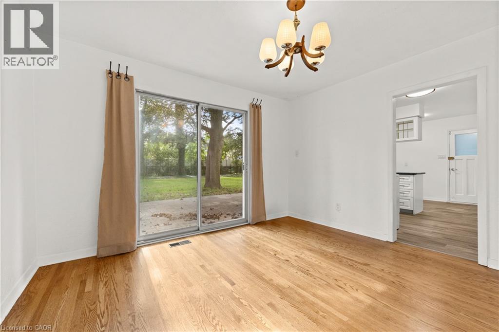 24 VALLONCLIFFE Road - Image 11
