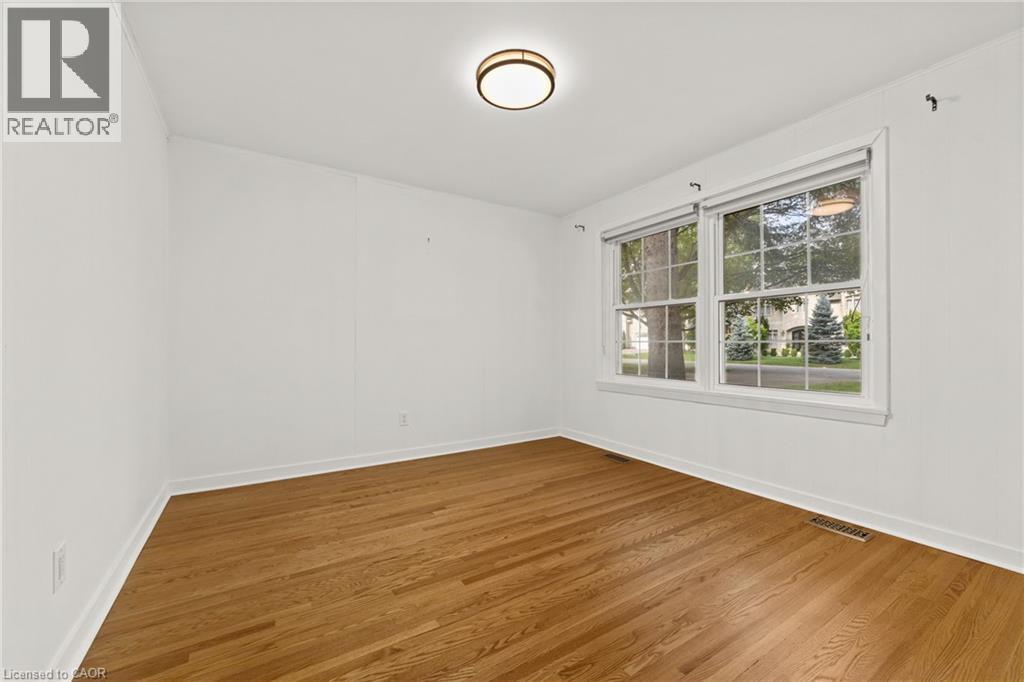 24 VALLONCLIFFE Road - Image 16