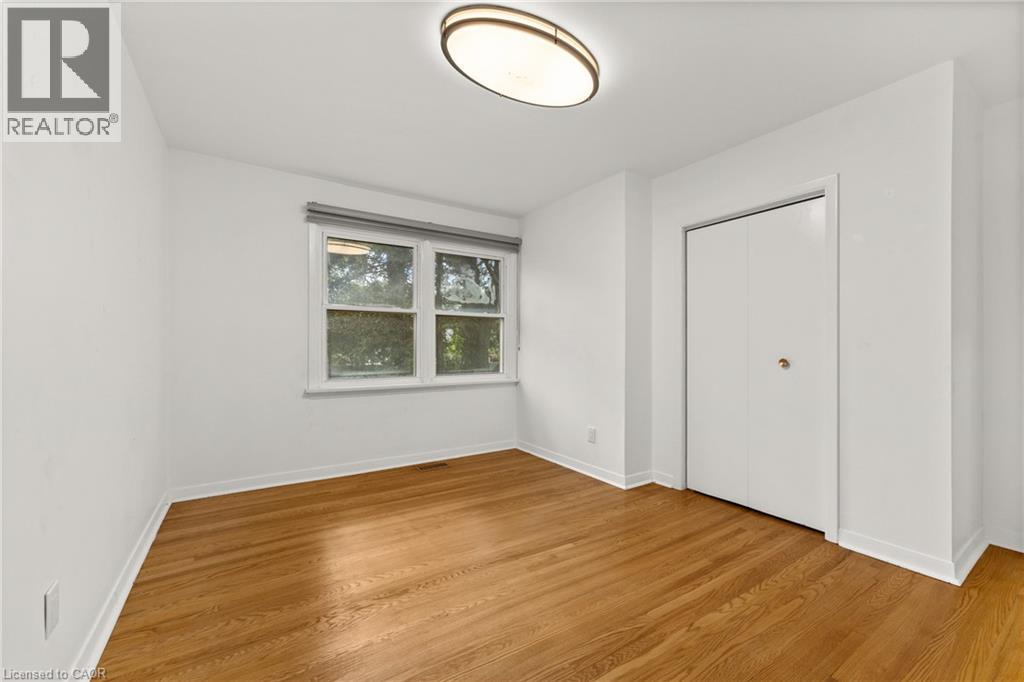 24 VALLONCLIFFE Road - 23