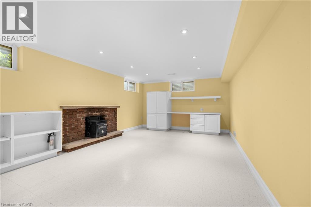 24 VALLONCLIFFE Road - 27