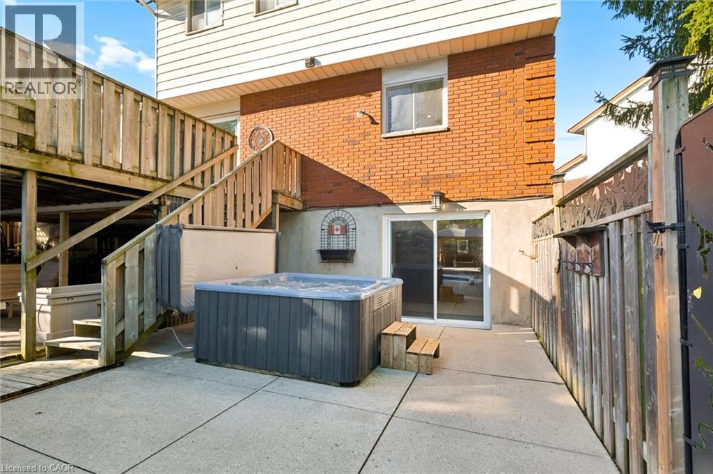 60 CHERRYTREE Court - 40