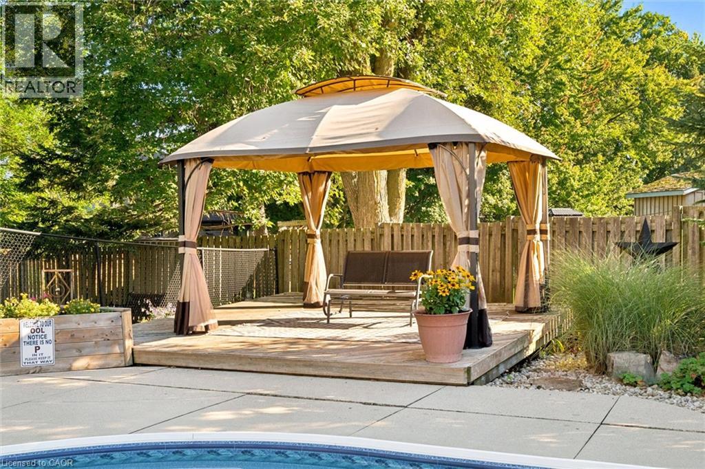 60 CHERRYTREE Court - 45