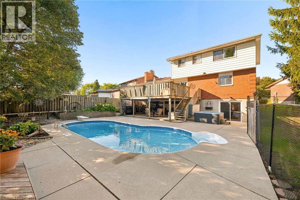 60 CHERRYTREE Court - 46