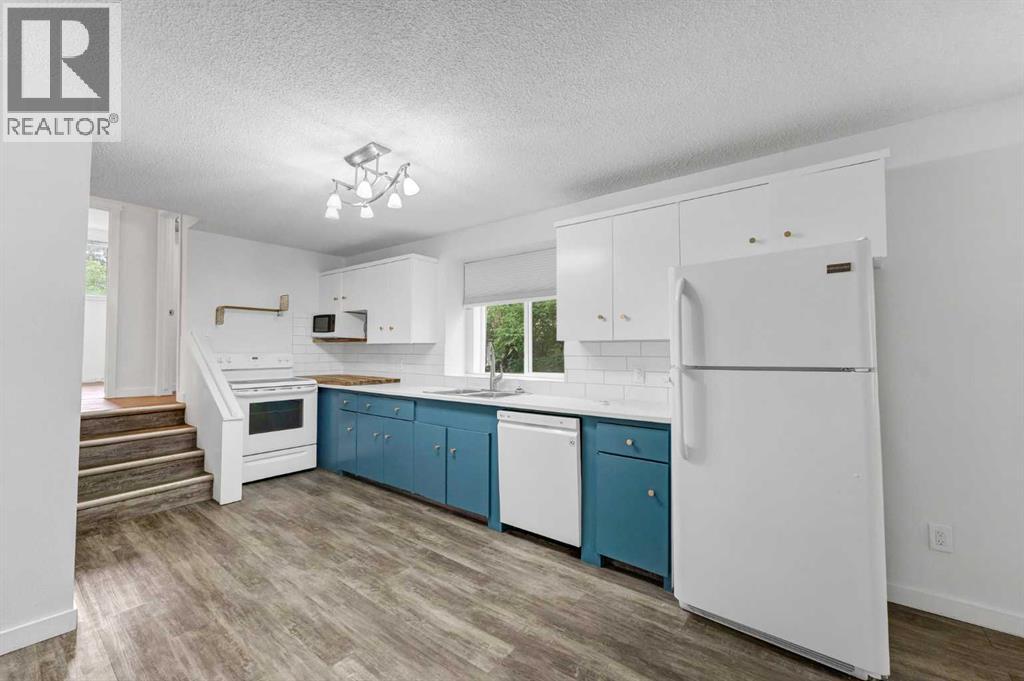 817 Main Street S - Image 12