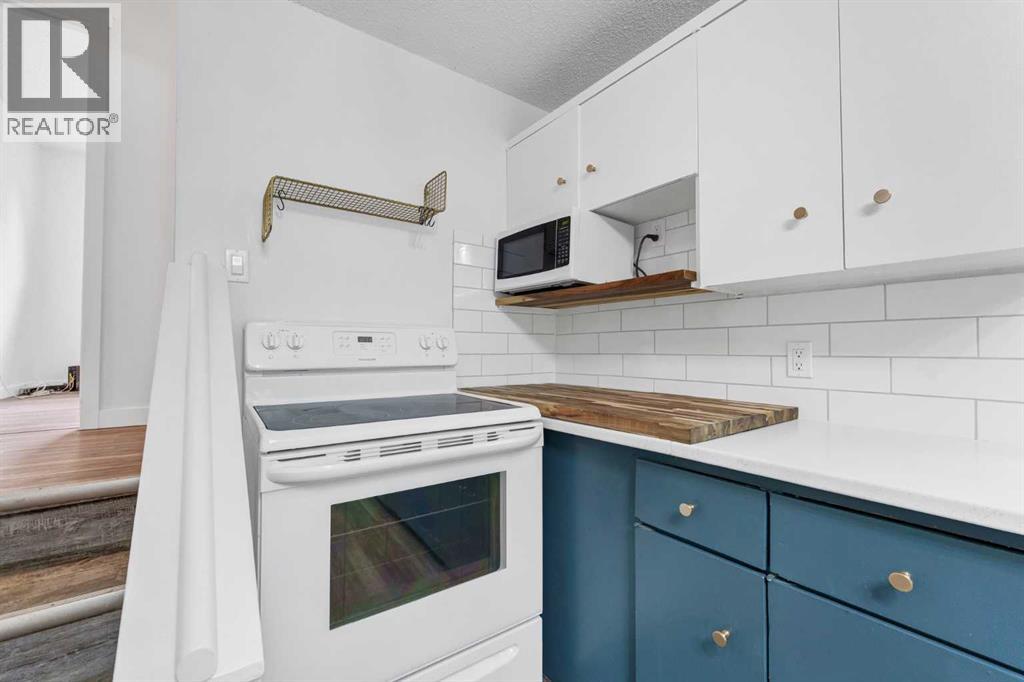 817 Main Street S - Image 14