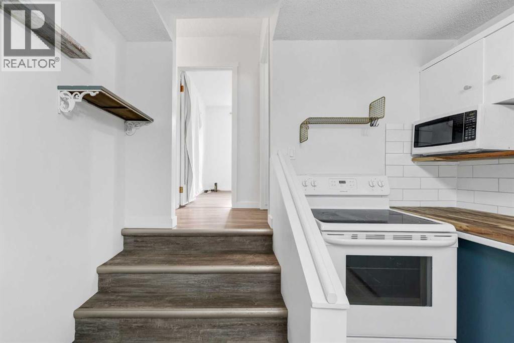 817 Main Street S - Image 22