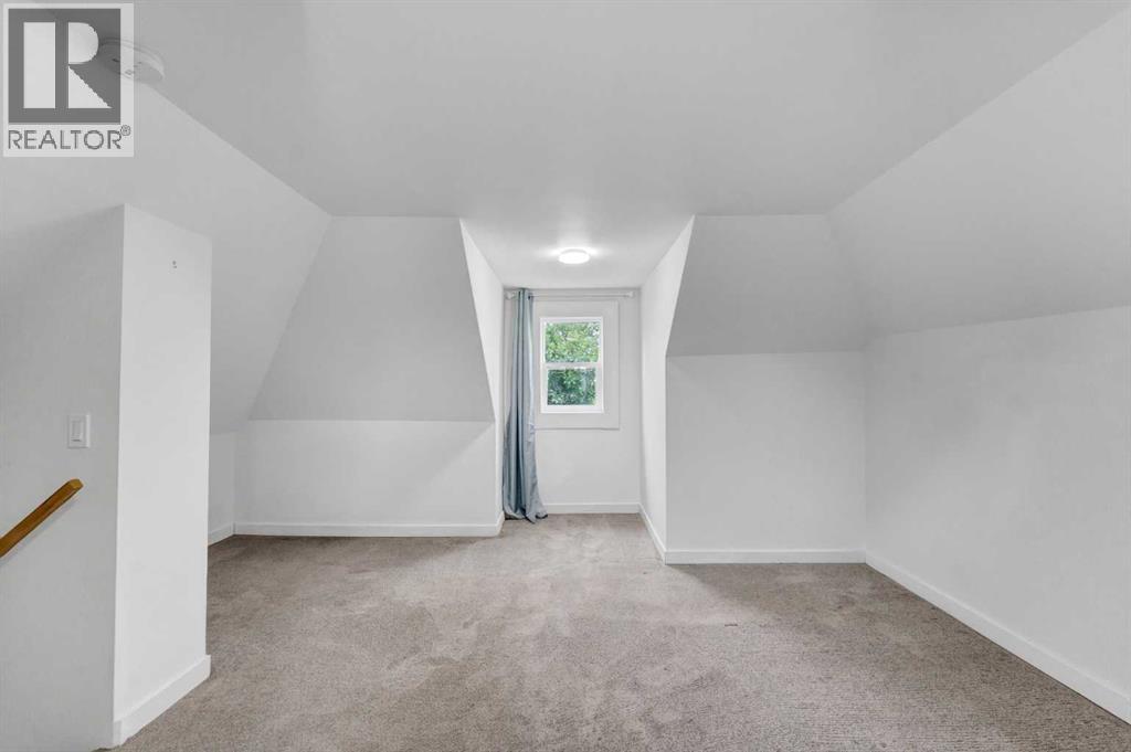 817 Main Street S - Image 29