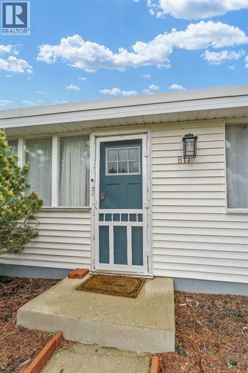 817 Main Street S, Redcliff — photo 4
