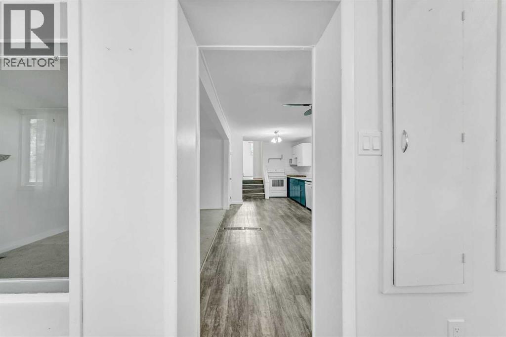 817 Main Street S, Redcliff — photo 9