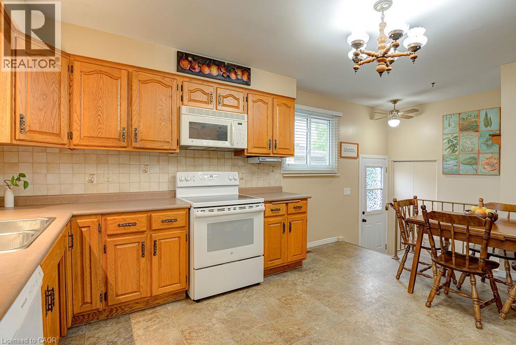 210 SHELLEY Drive, Kitchener — photo 5