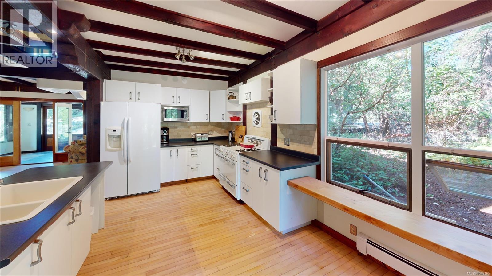 3199 Coast Rd - Image 10