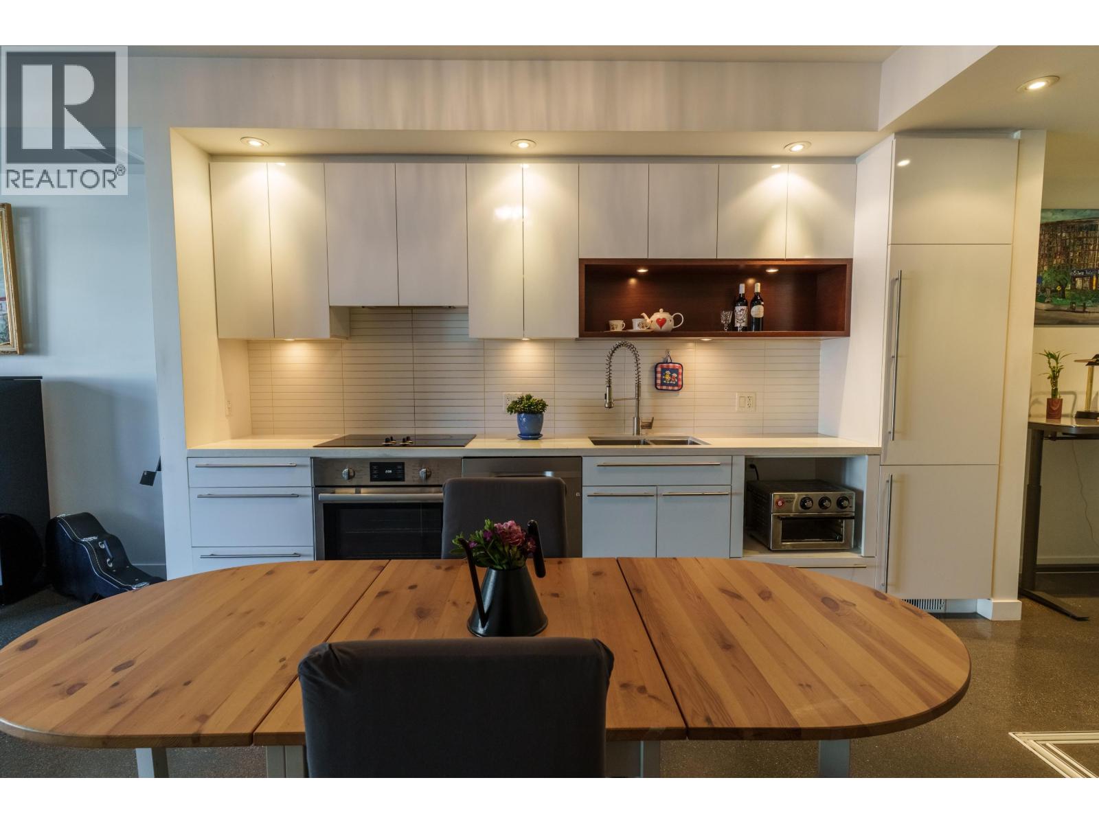 260 E 2ND AVENUE, Vancouver — photo 3
