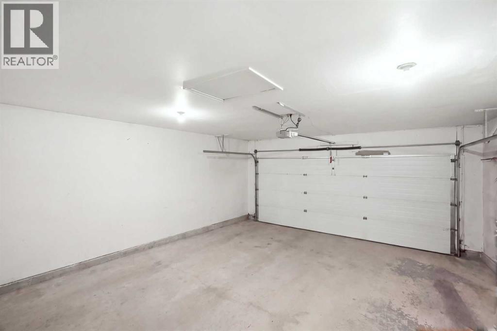 72 Sunlake Road SE - 27