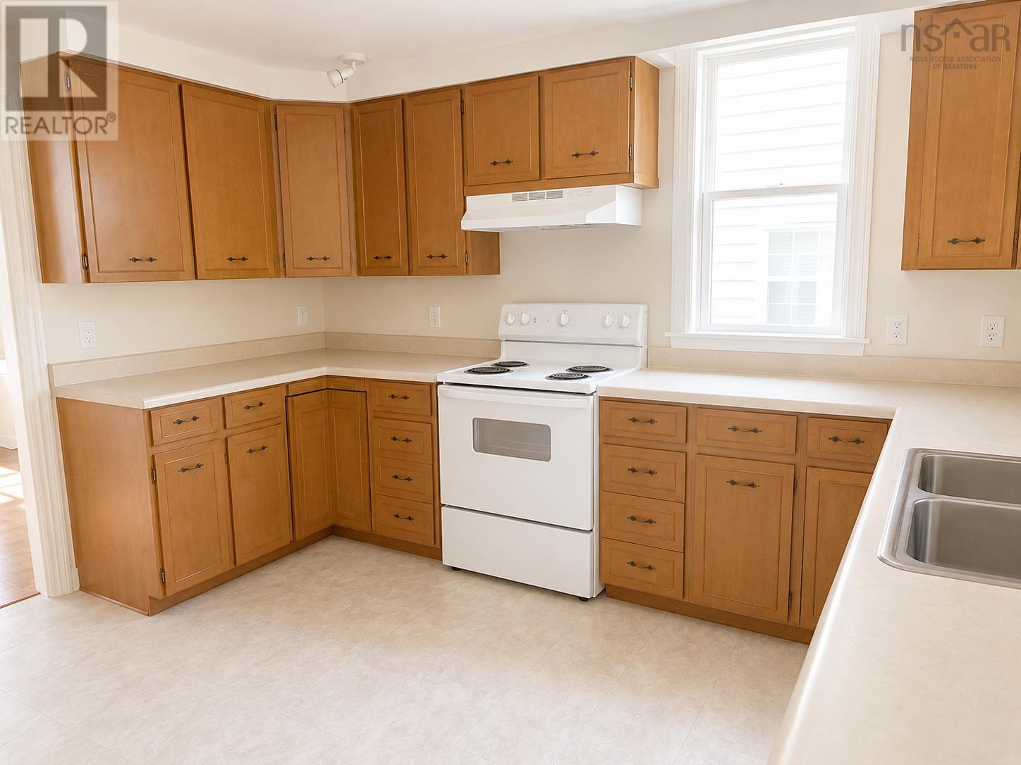 5791 Harrington St, Halifax Peninsula — photo 3