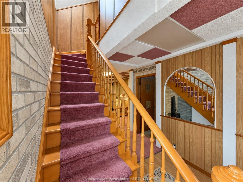 210 Adelaide STREET South - Image 20