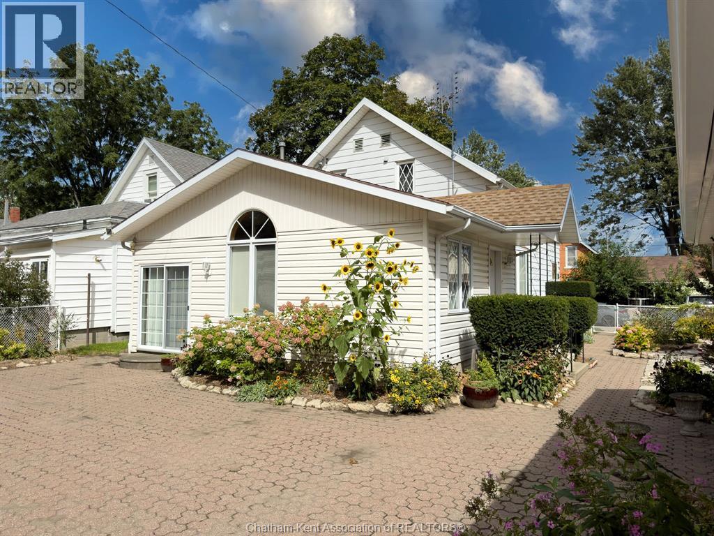 210 Adelaide STREET South - Image 32