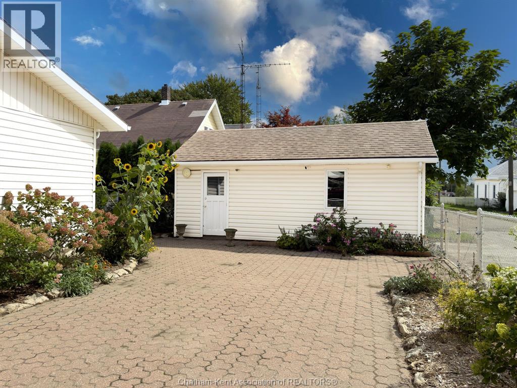 210 Adelaide STREET South - Image 38