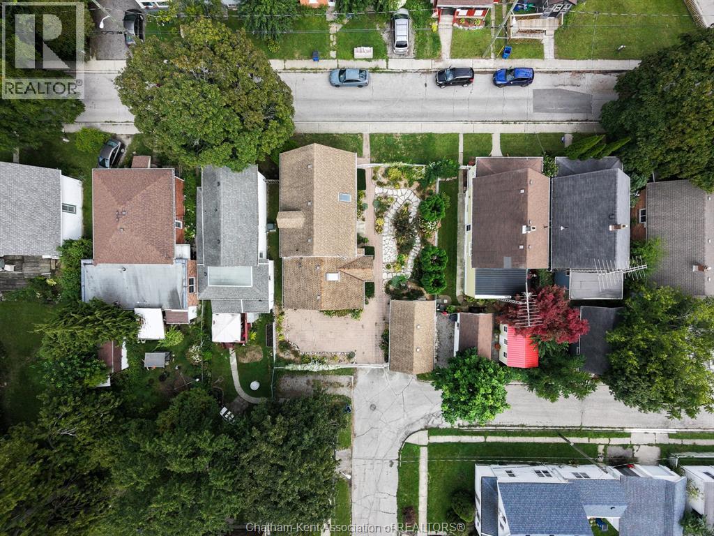 210 Adelaide STREET South - Image 40