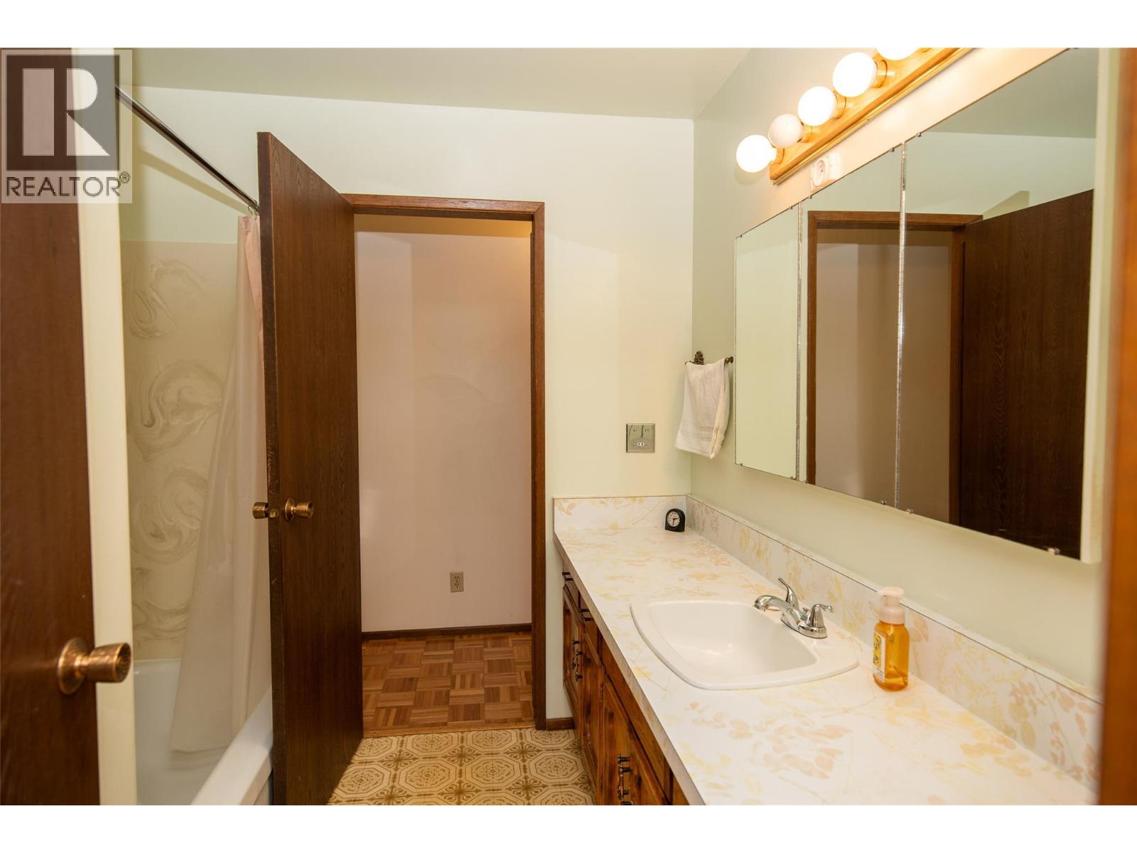 376 Conklin Avenue, Penticton