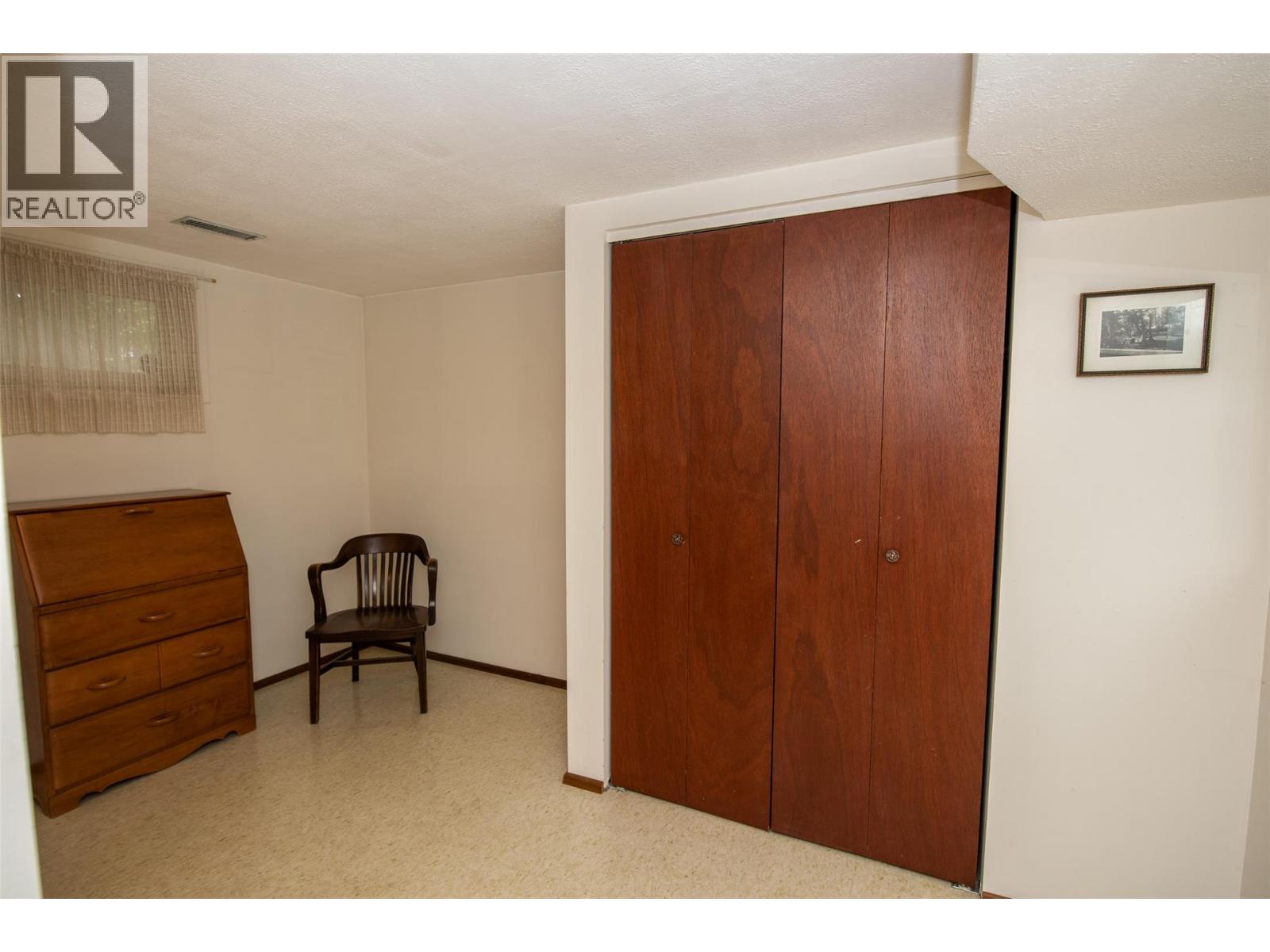 376 Conklin Avenue - 25