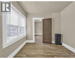 669 Park, Windsor, ON N9A5V7 Photo 9