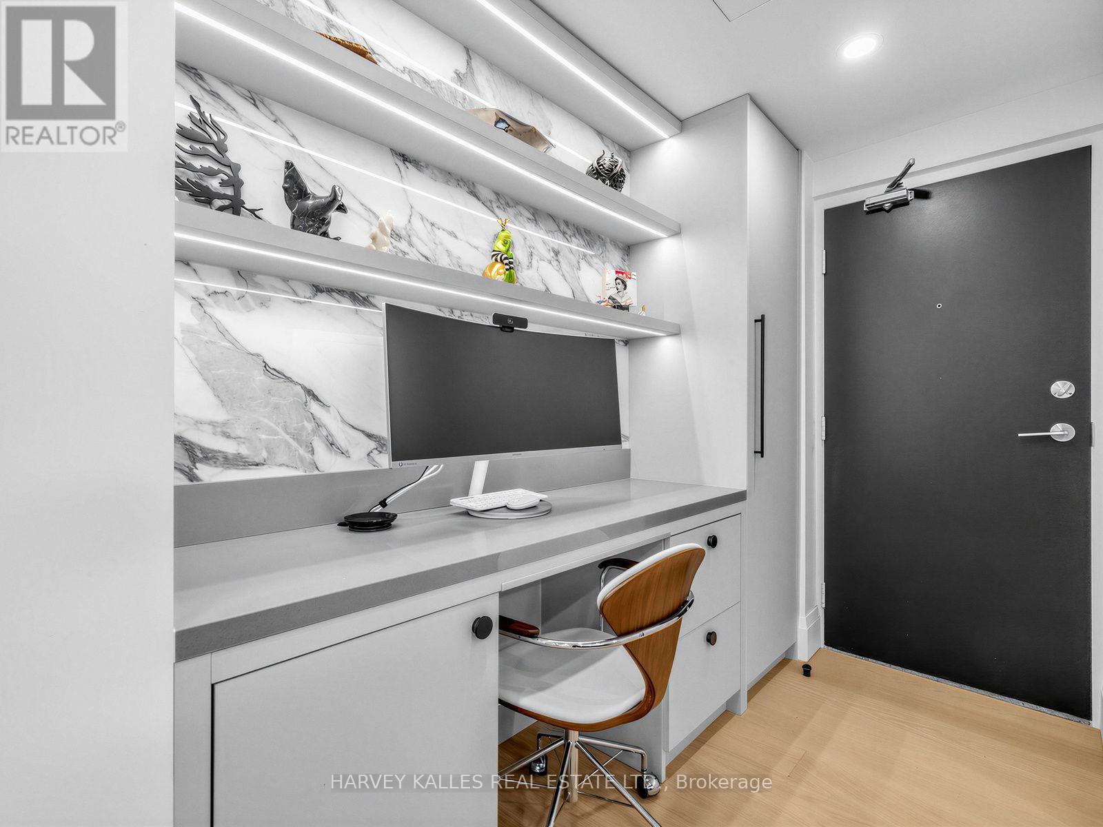 #404 349 ST. CLAIR AVENUE W - 3