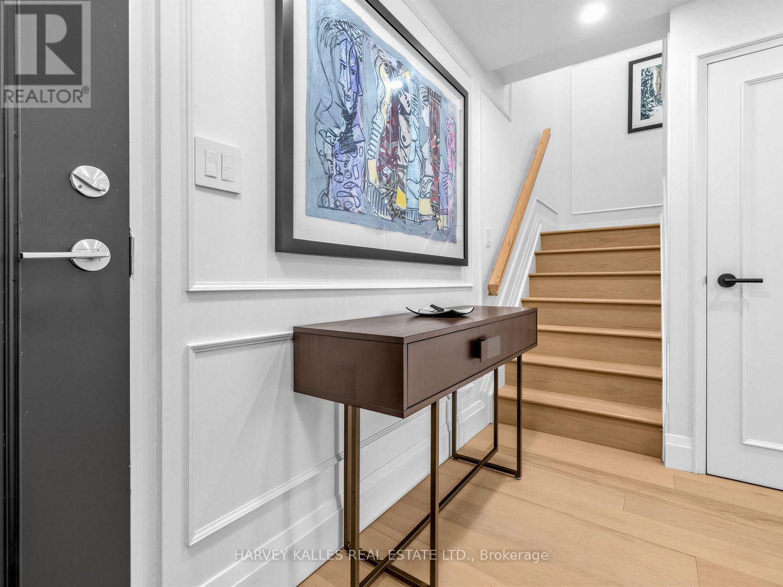 #404 349 ST. CLAIR AVENUE W - 2