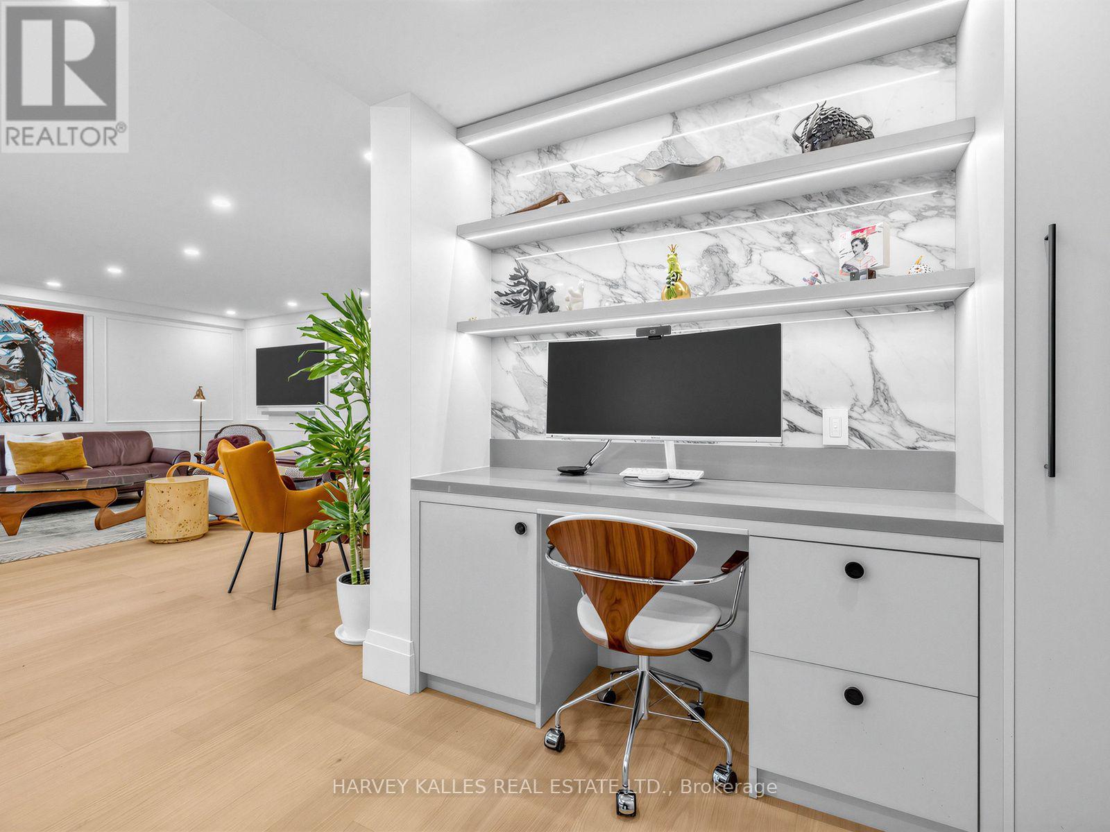 #404 349 ST. CLAIR AVENUE W - Image 17