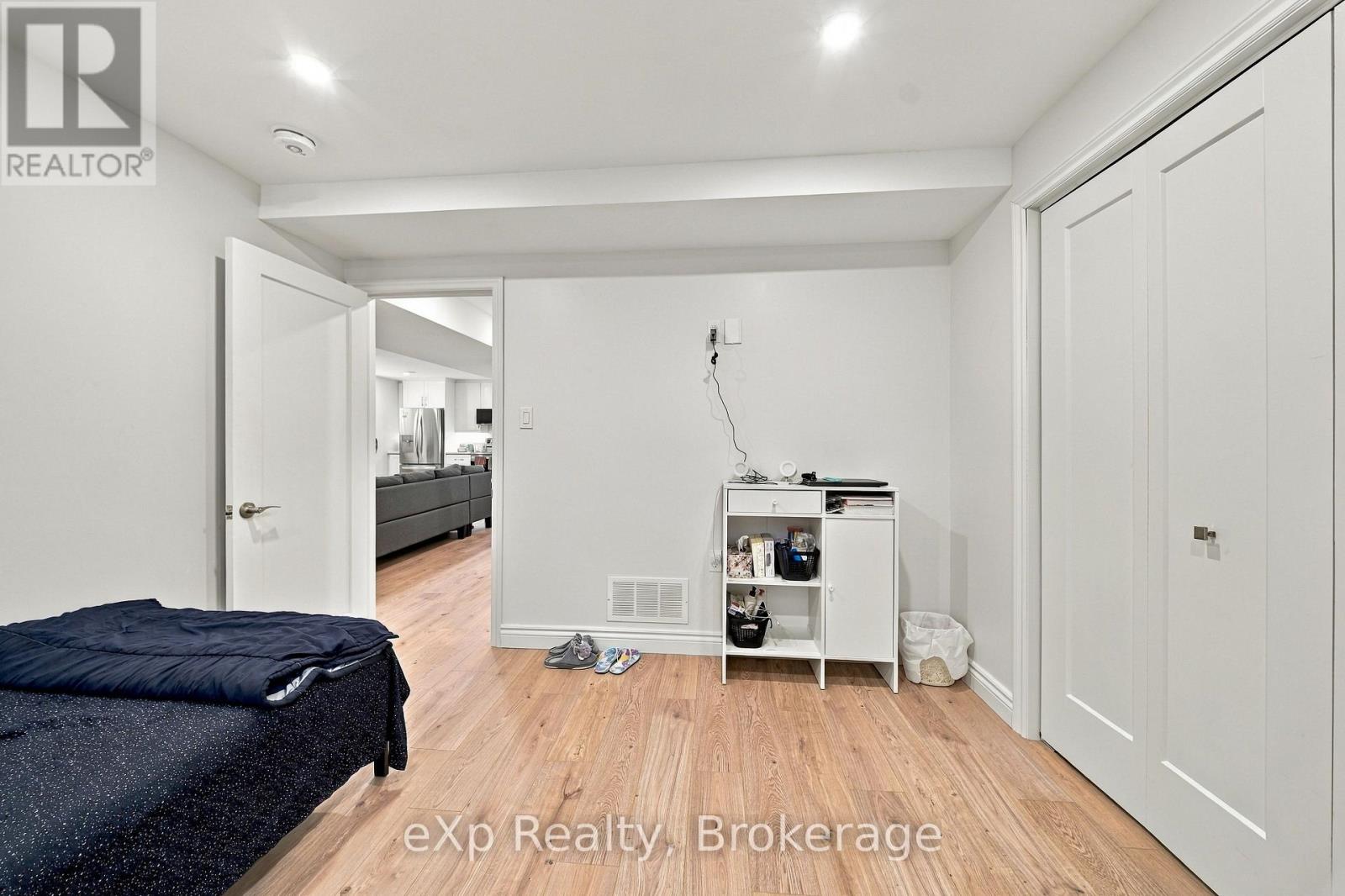 5 MAVETY COURT - 27