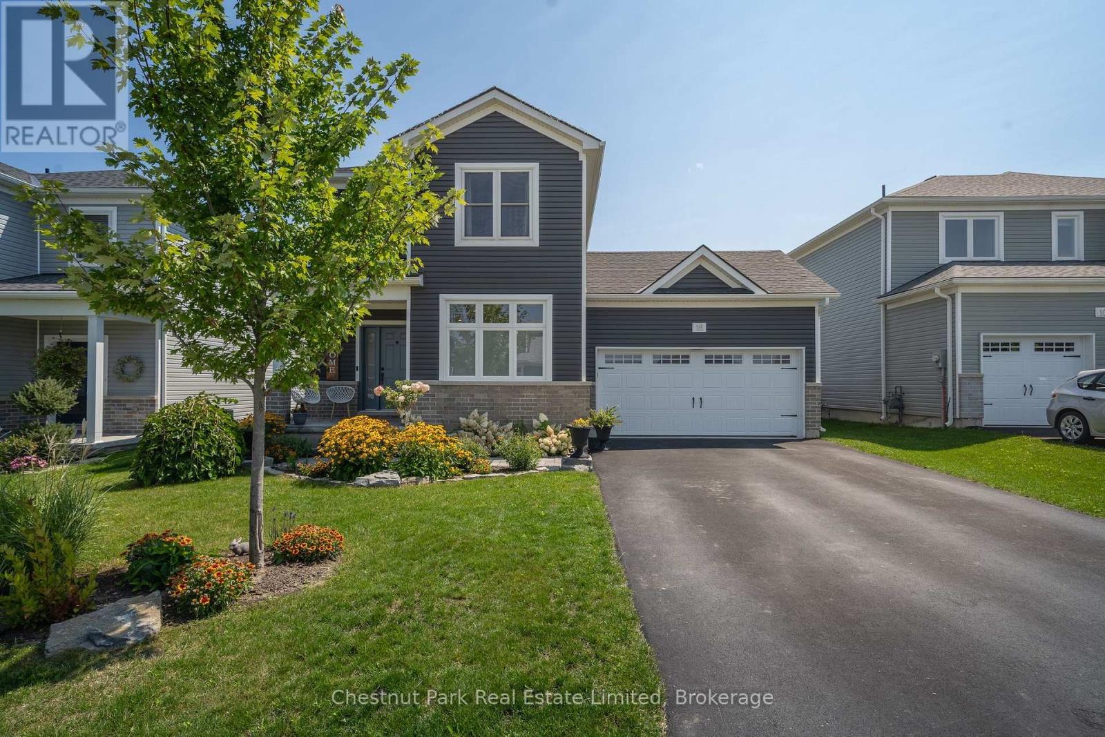 18 CURTIS STREET, Prince Edward County (Picton) — photo 2