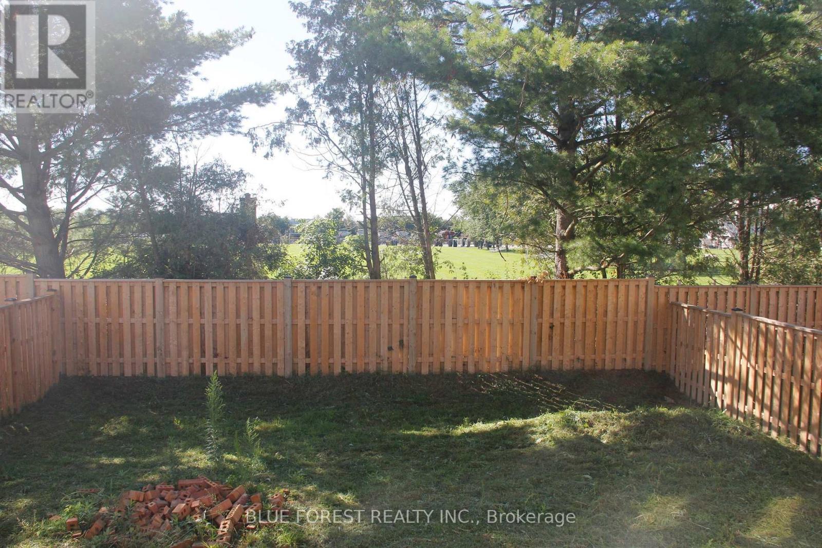288 ASHFORD STREET, Central Elgin (Belmont) — photo 3
