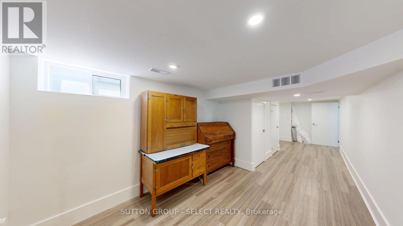 228 RIVERSIDE DRIVE - Image 23