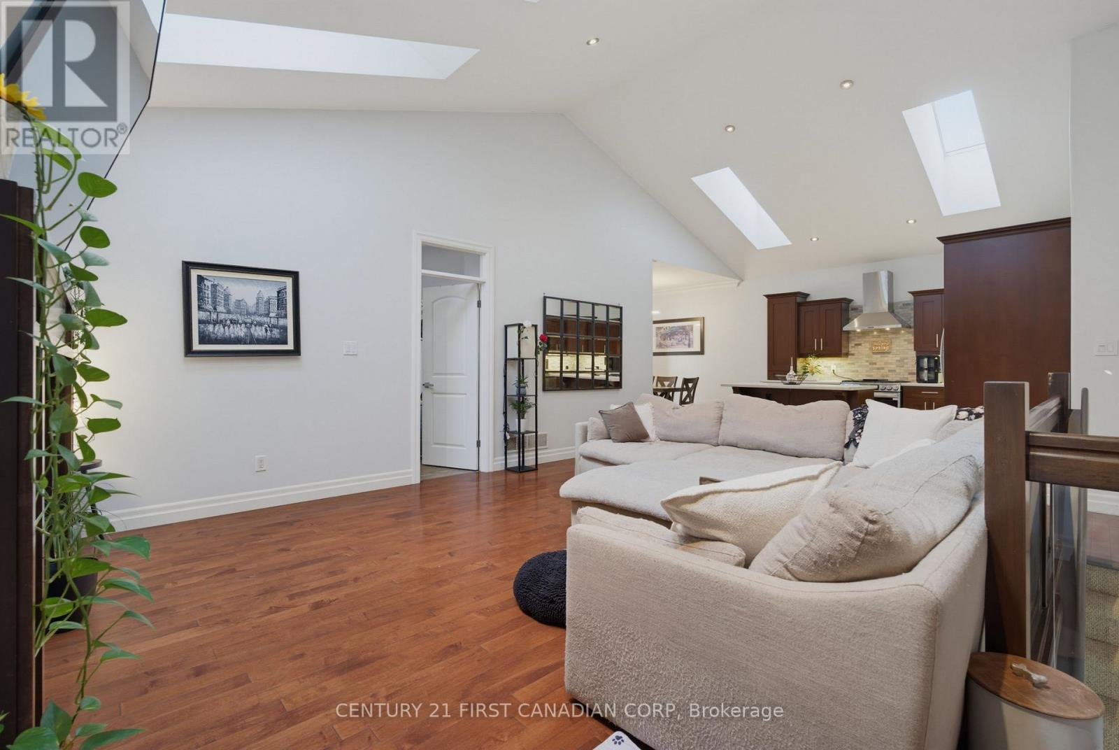 34 - 777 APRICOT DRIVE, London South (South K) — photo 8