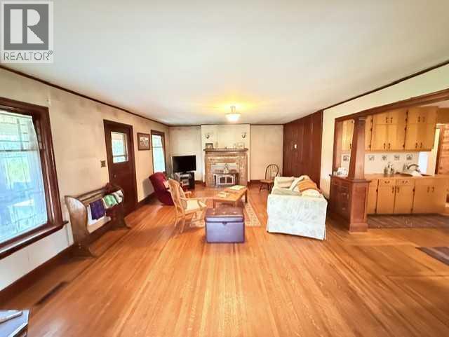 841077 Hwy 743 - 14
