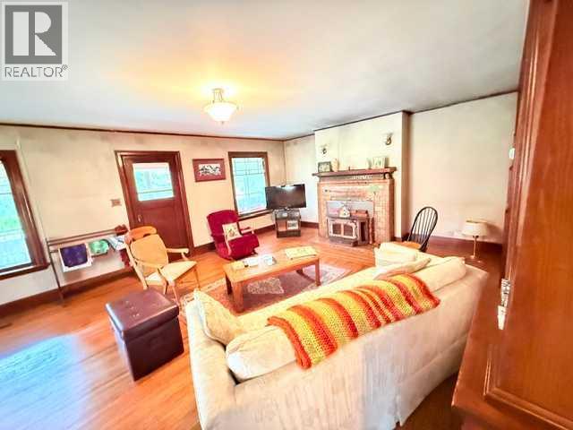 841077 Hwy 743 - 17