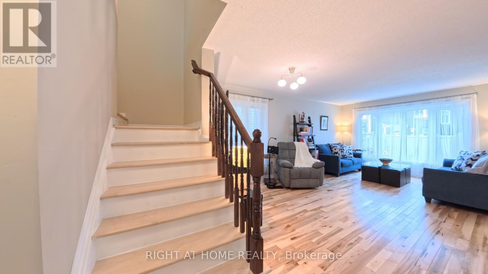 566 DUNDONALD DRIVE - Image 12