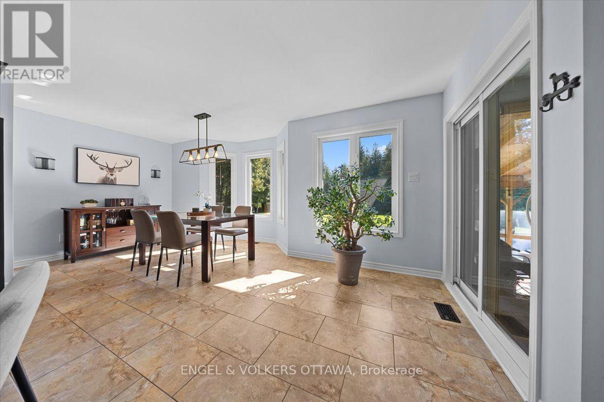 2565 MARSHWOOD ROAD - Image 16