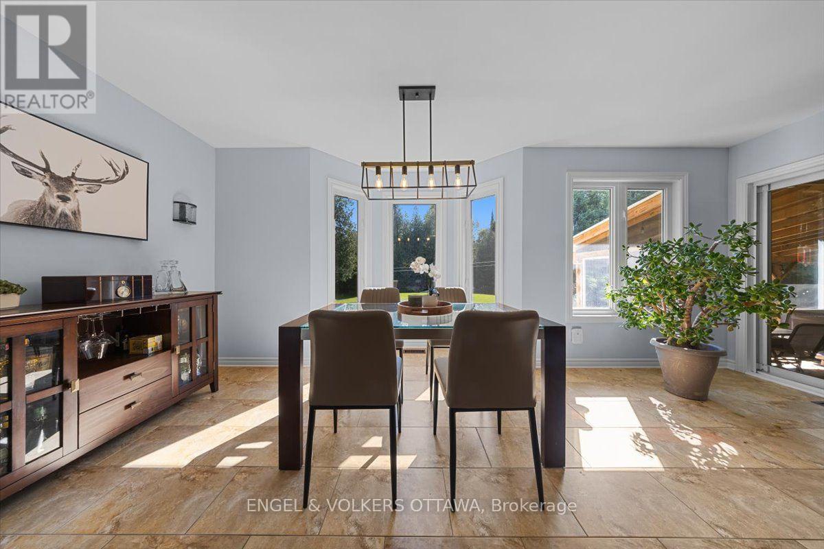 2565 MARSHWOOD ROAD - 17